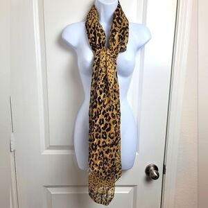 STERLING STYLES Vintage Leopard Print Scarf
